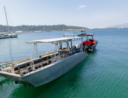 barco de alum&iacute;nio