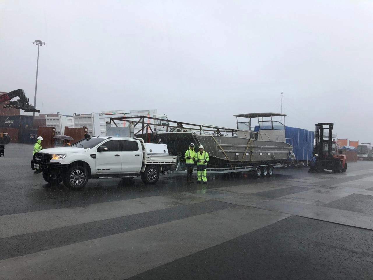 Barco de desembarque, barco de carga 