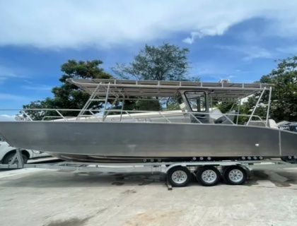 Barcos de alumínio versus aço, o que é melhor para você