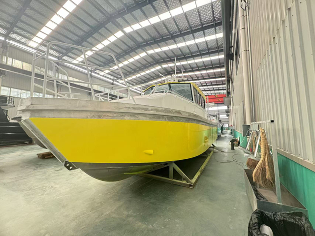 Barco de resgate de alta velocidade em alumínio de 9m, barco de combate a incêndio, embarcação de desembarque para venda