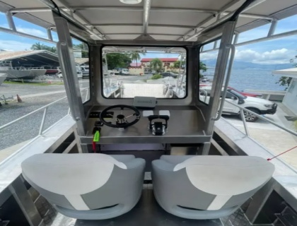 barco de alum&iacute;nio